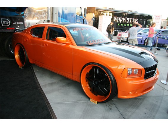 Here are few few pics of how to customise a Dodge Charger