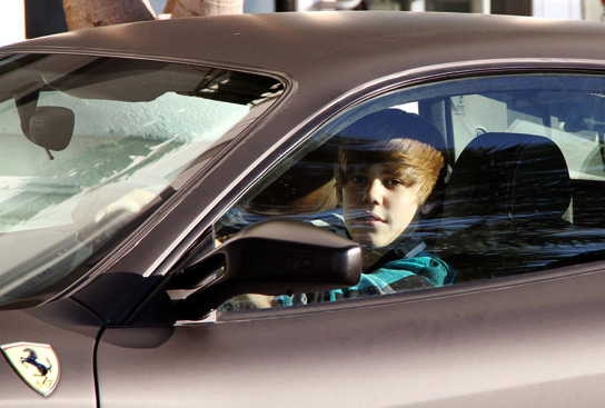 http://rbcustoms.files.wordpress.com/2011/04/justin-bieber-with-car-picture-2.jpg